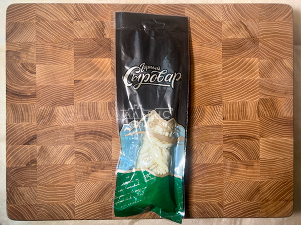 Сыр 100 гр ГОРНЫЙ СЫРОВАР (Косичка с укропом и чесноком) в Новошахтинске