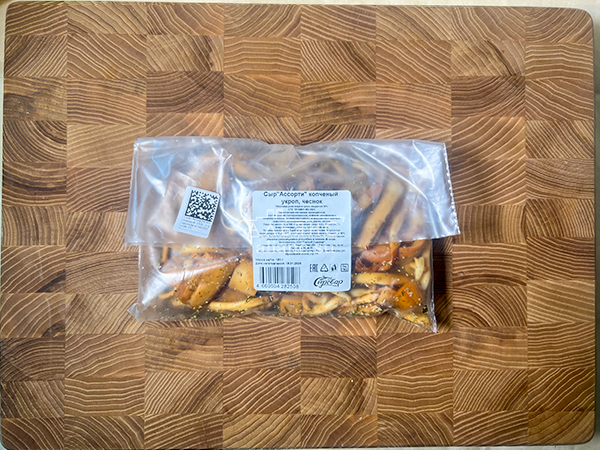 Сыр 150 гр ГОРНЫЙ СЫРОВАР (Ассорти копчёный с укропом и чесноком) в Новошахтинске