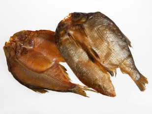 Уклейка вяленая: Карась холодного копчения